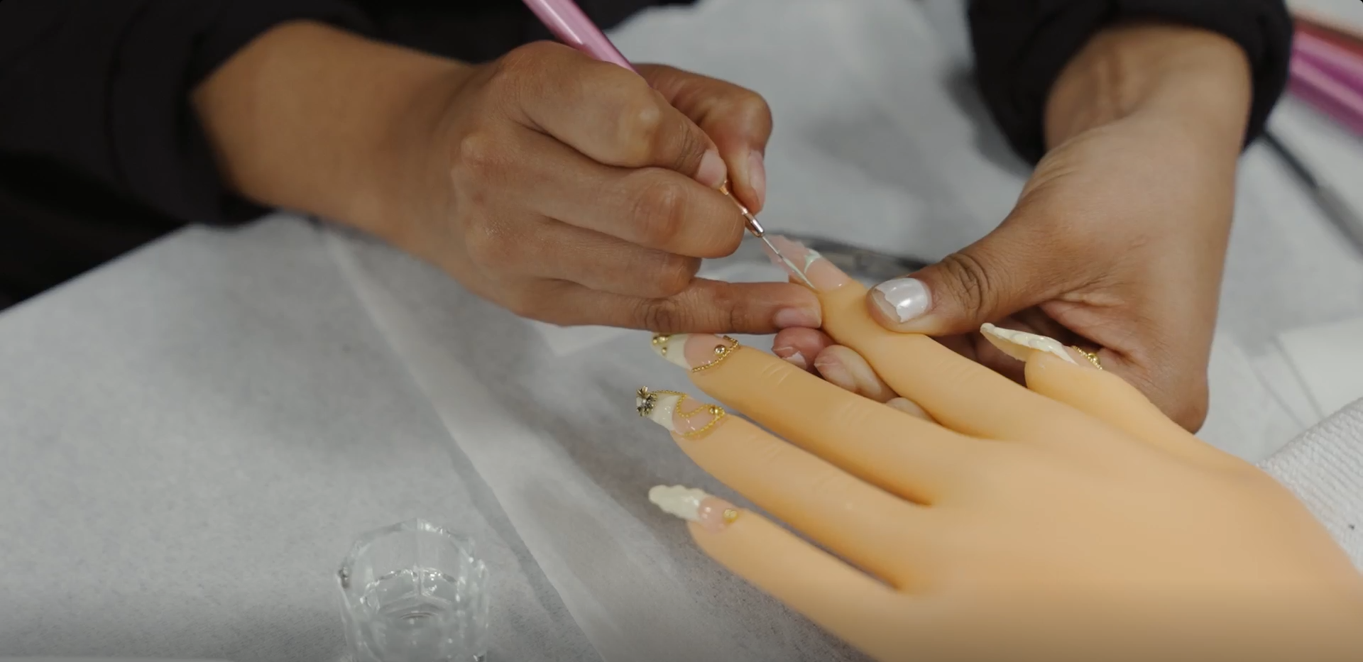nails