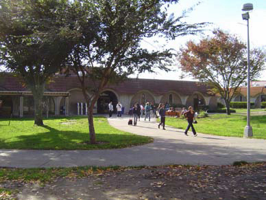 teams walking on the Campus Tour